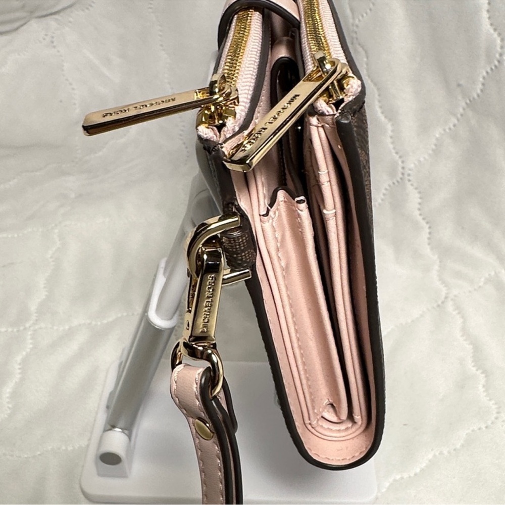 Michael Kors Jetset Brown and Blush Pink Wristlet/Phone Holder - Picture 3 of 15